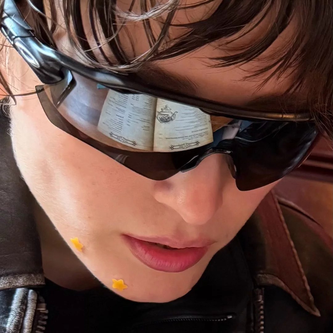 فرشته حسینی با عینک چند میلیونی