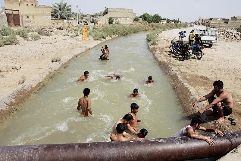 شنا در اب های خوزستان شنا در اب های خوزستان