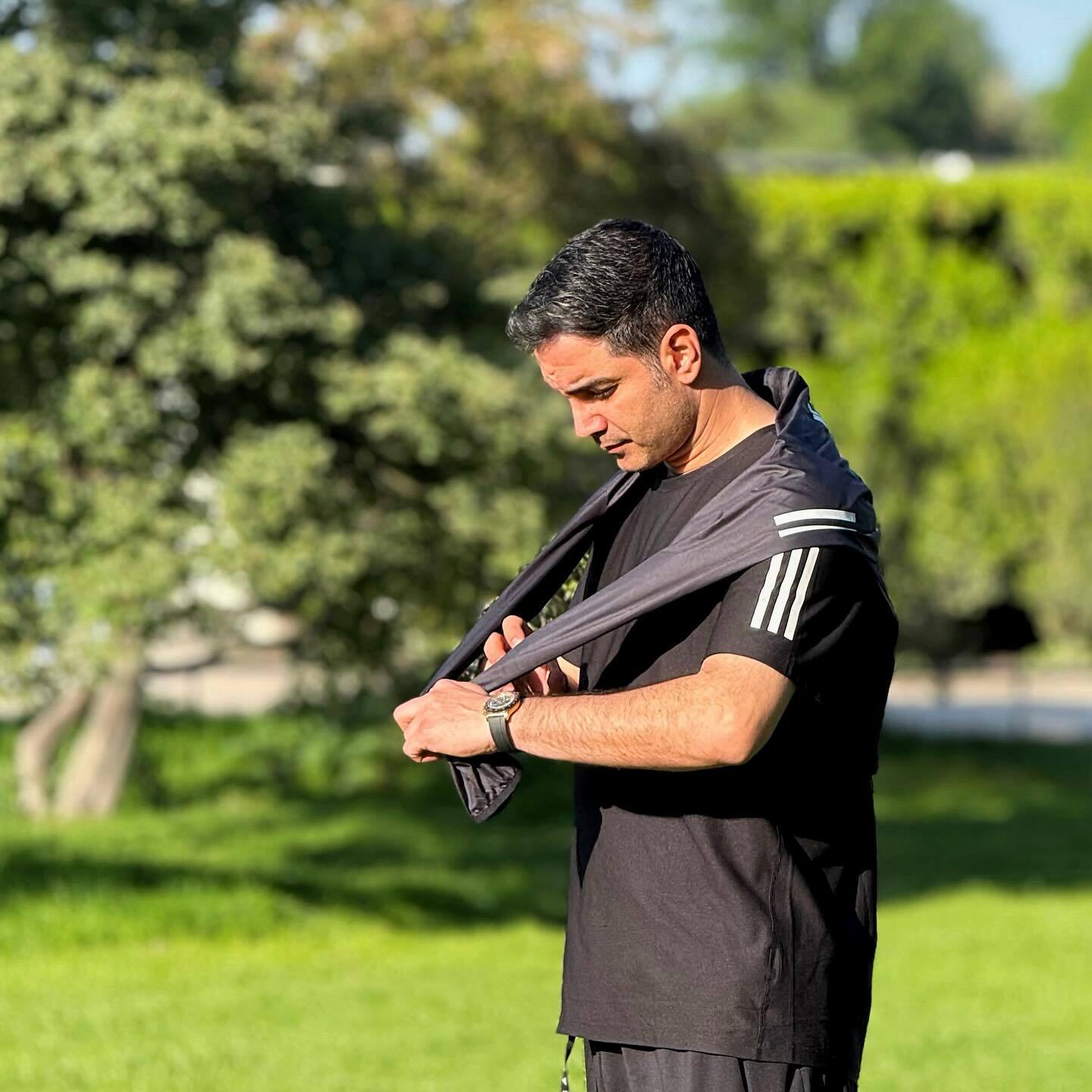 محسن یگانه در تولدش