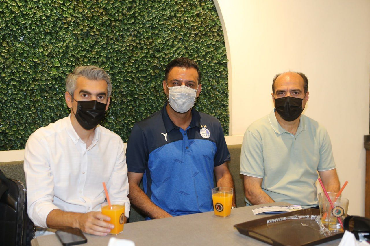 سفر کاروان استقلال به اصفهان با ماسک