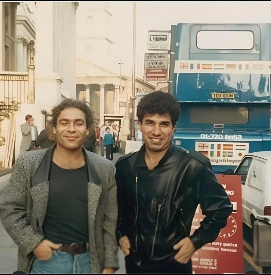 اندی و کوروس در خیابان‌های لس‌آنجلس