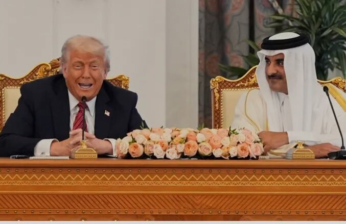 ترامپ خوشحال و امیر قطر در کنار هم