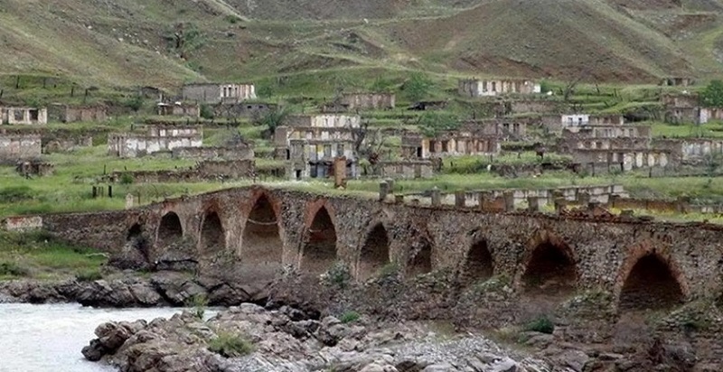 پل و رودخانه