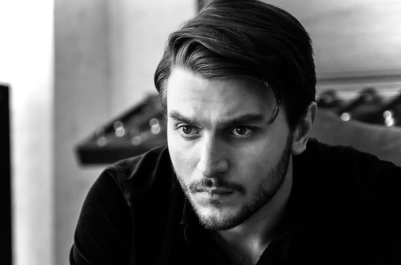 دارا حیایی سیاه و سفید