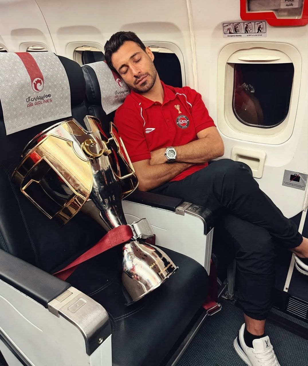 شجاع خلیل زاده