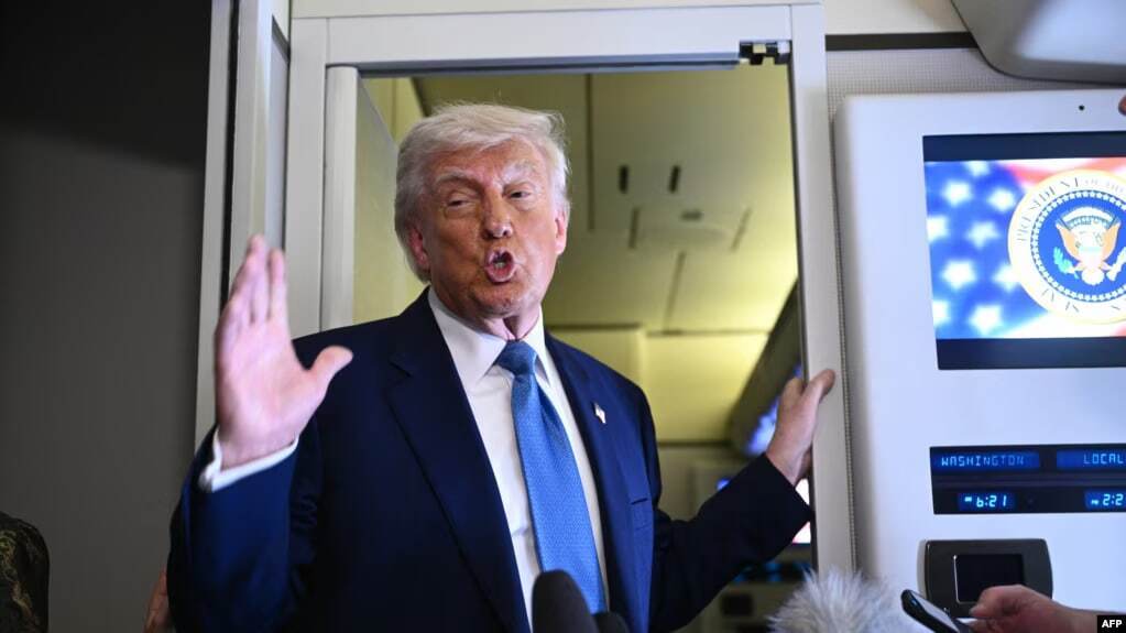 دونالد ترامپ با دهان باز دونالد ترامپ با دهان باز