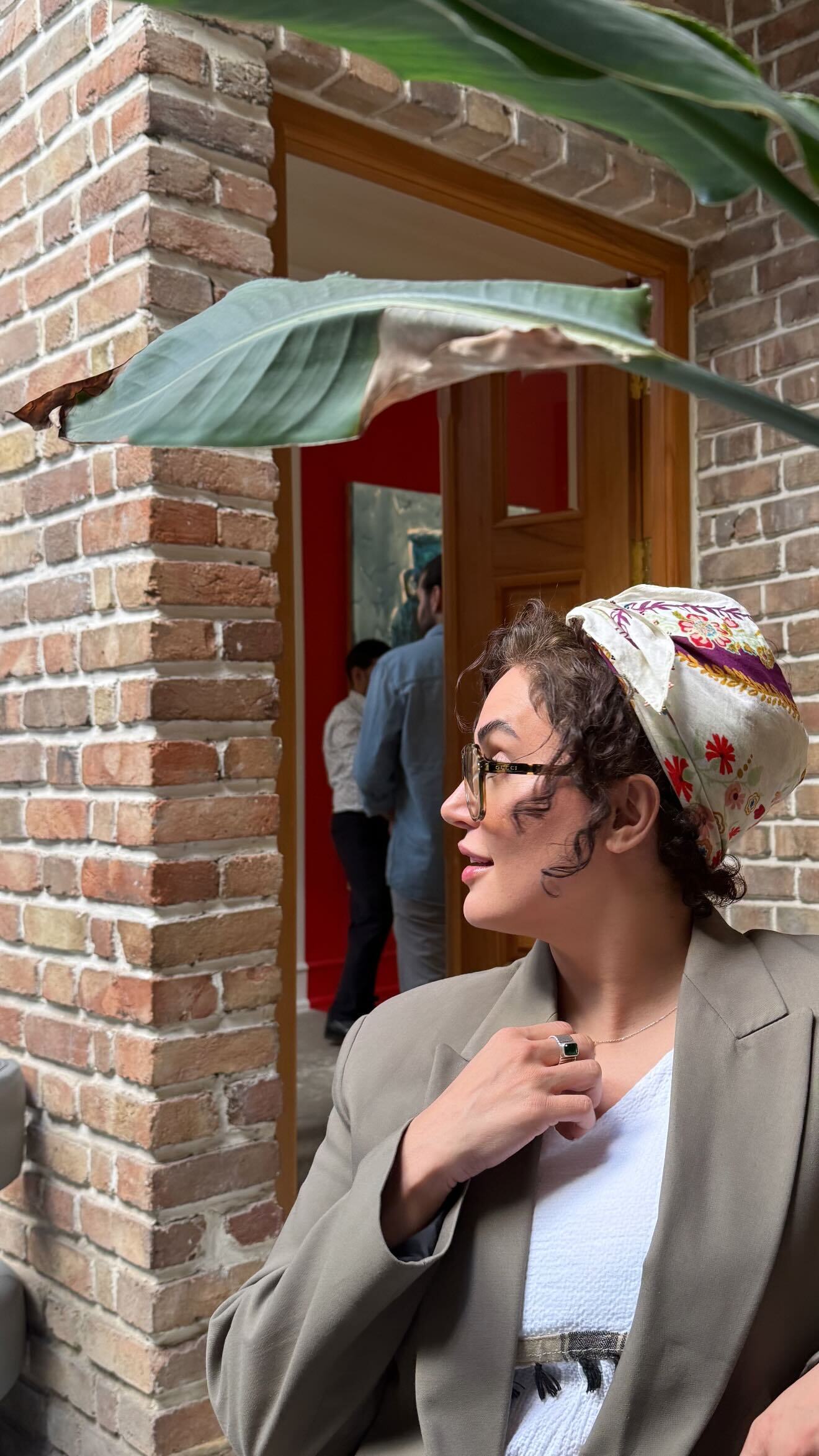 کافه گردی الناز شاکردوست