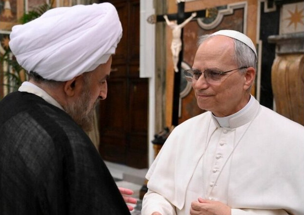 دیدار سفیر ایران با پاپ لئوی چهاردهم دیدار سفیر ایران با پاپ لئوی چهاردهم