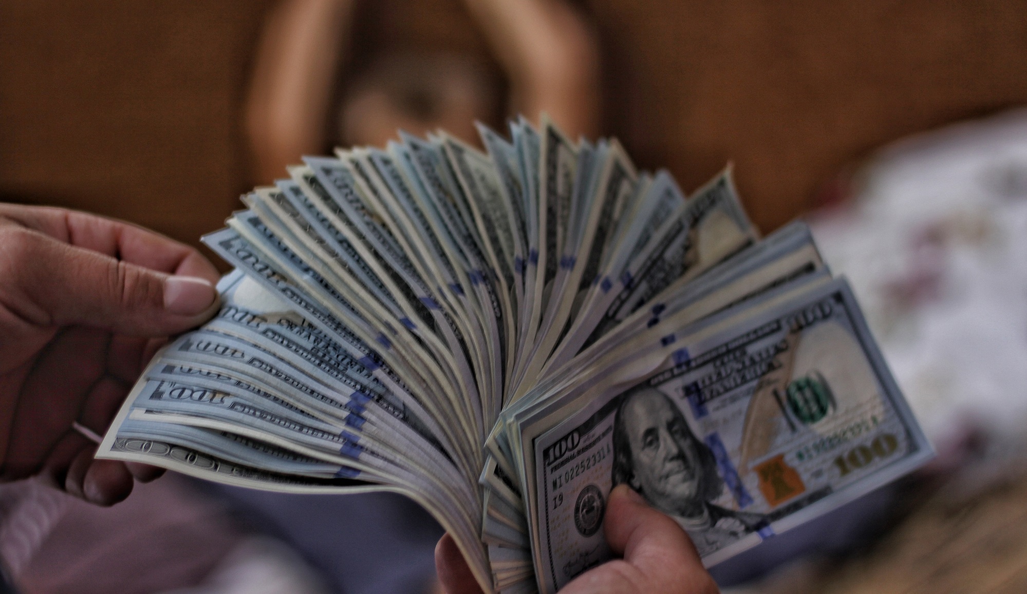 ارز نیمایی چیست و چرا قیمت آن با بازار آزاد متفاوت است؟ ارز نیمایی