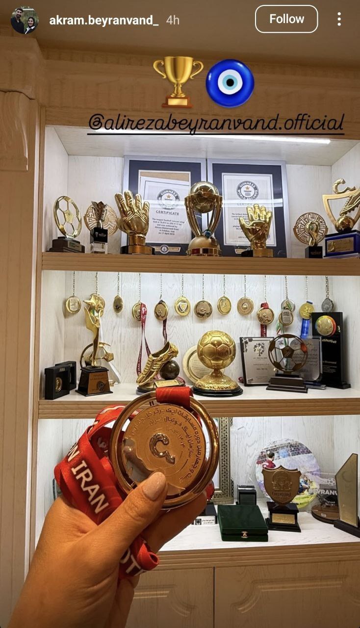 عکس/  استوری همسر بیرانوند با مدال قهرمانی