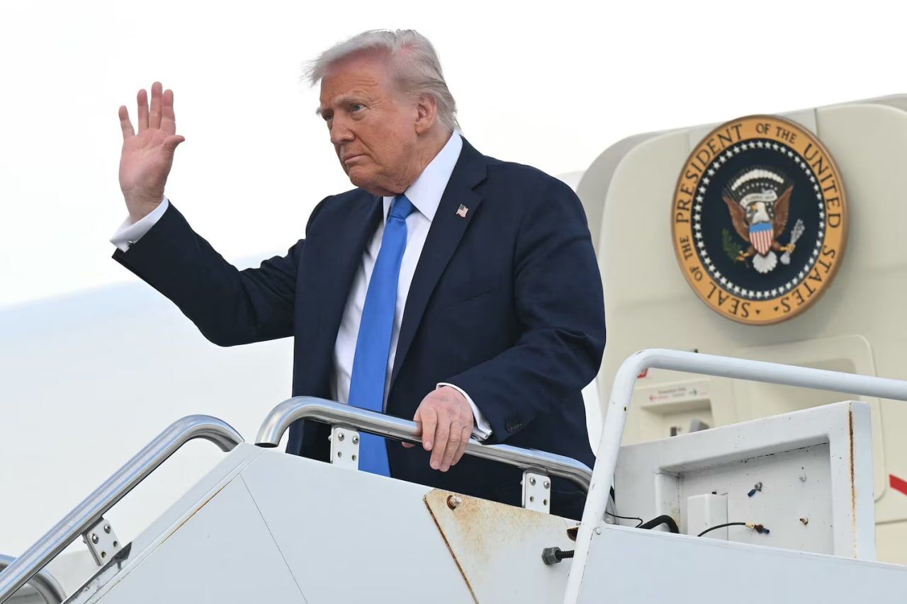 ترامپ در هواپیما ترامپ در هواپیما