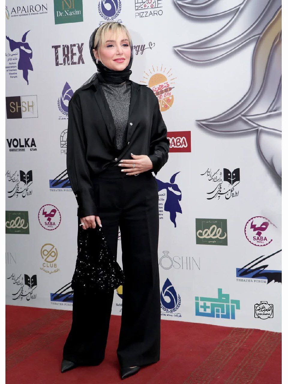 نازنین بیاتی با استایل مشکی