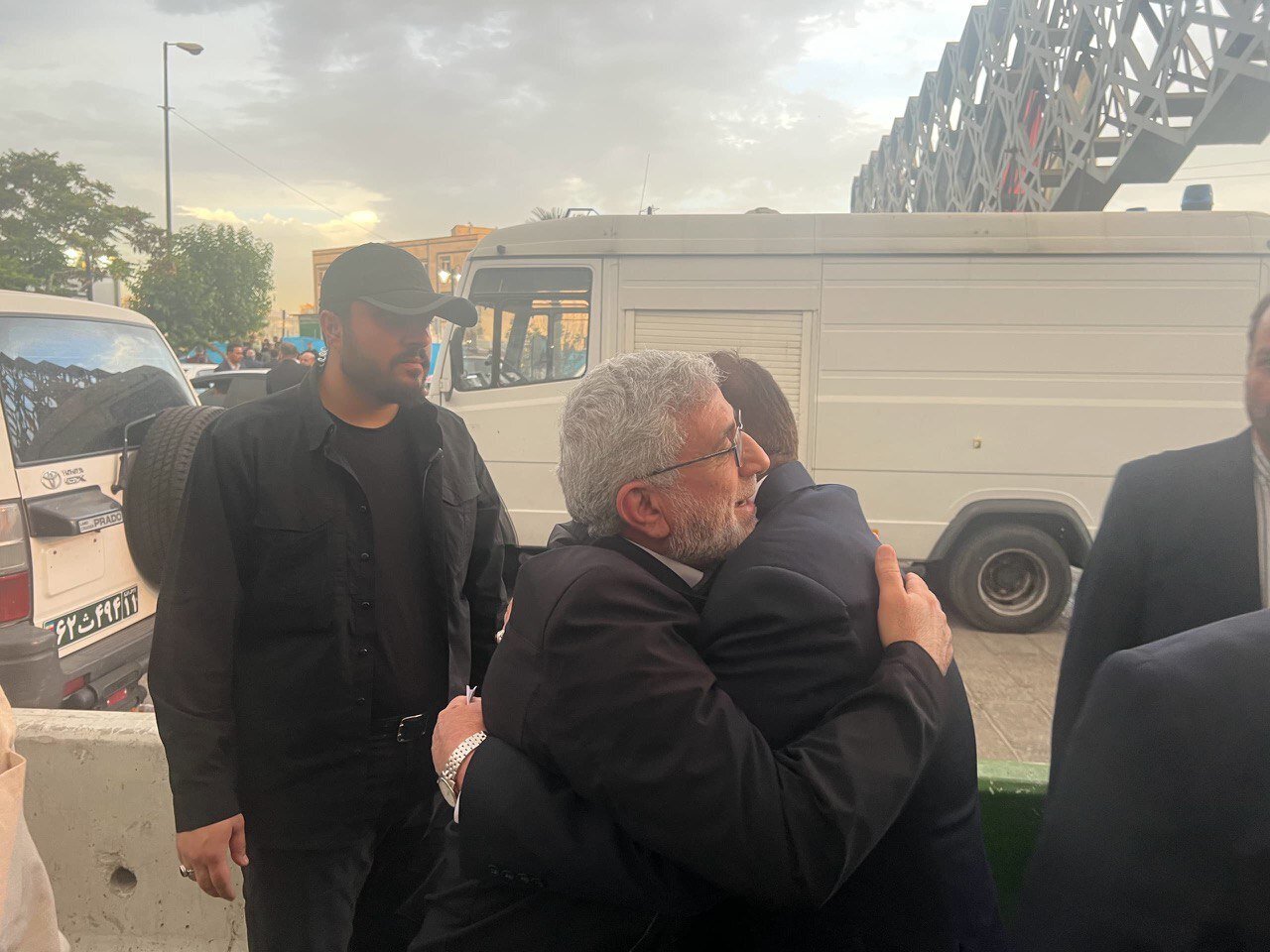 مخبر و سردار قاآنی