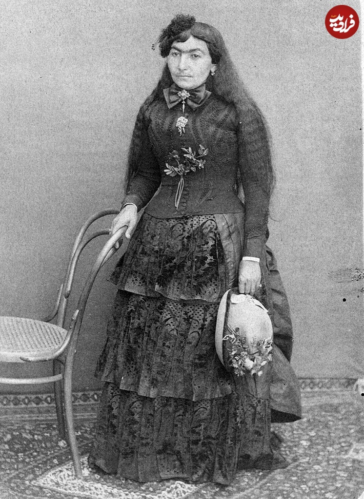 دو زن قجری ۱۲۰ سال پیش