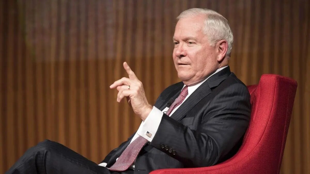 رابرت گیتس: نابودی برنامه هسته‌ای ایران با بمب ممکن نیست