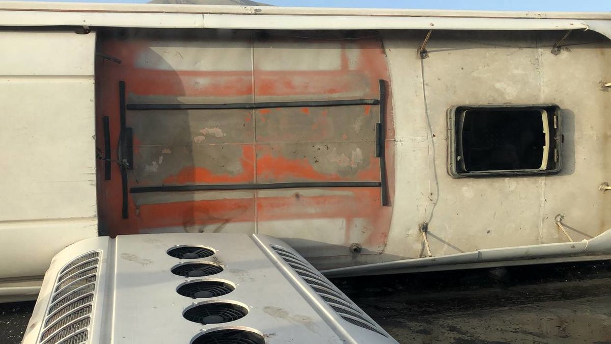 واژگونی اتوبوس در کرج به مرگ ۲ تن انجامید