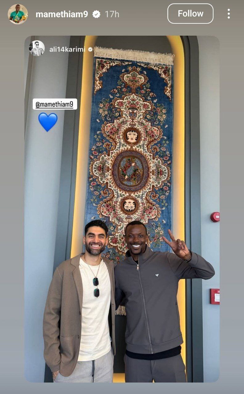 استوری معنادار علی کریمی با قلب آبی