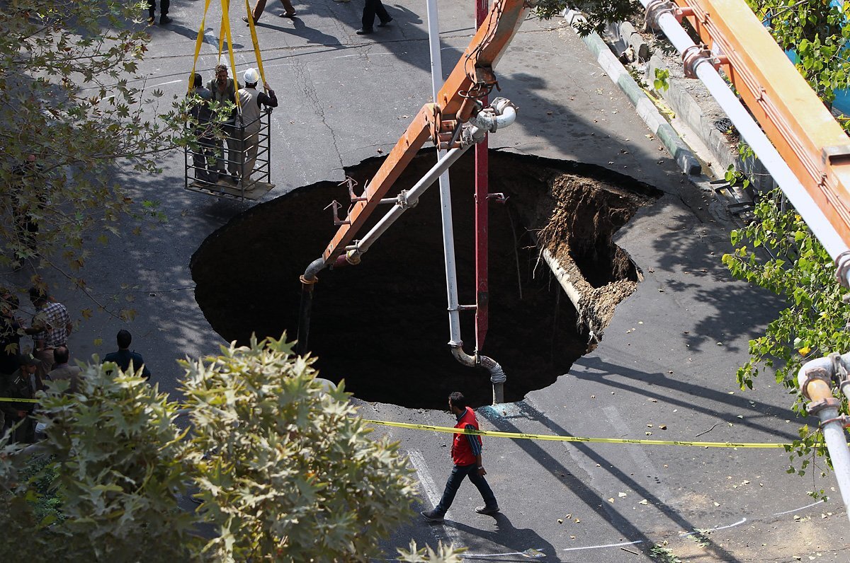 فرونشست خیابانی در تهران