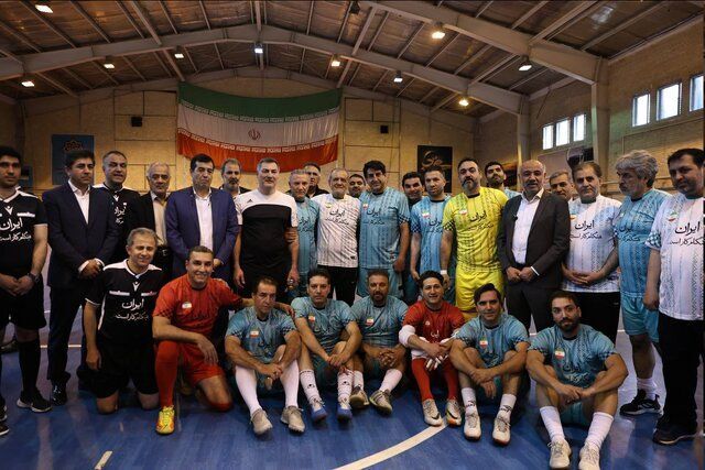 عکس/ پزشکیان پا به توپ شد