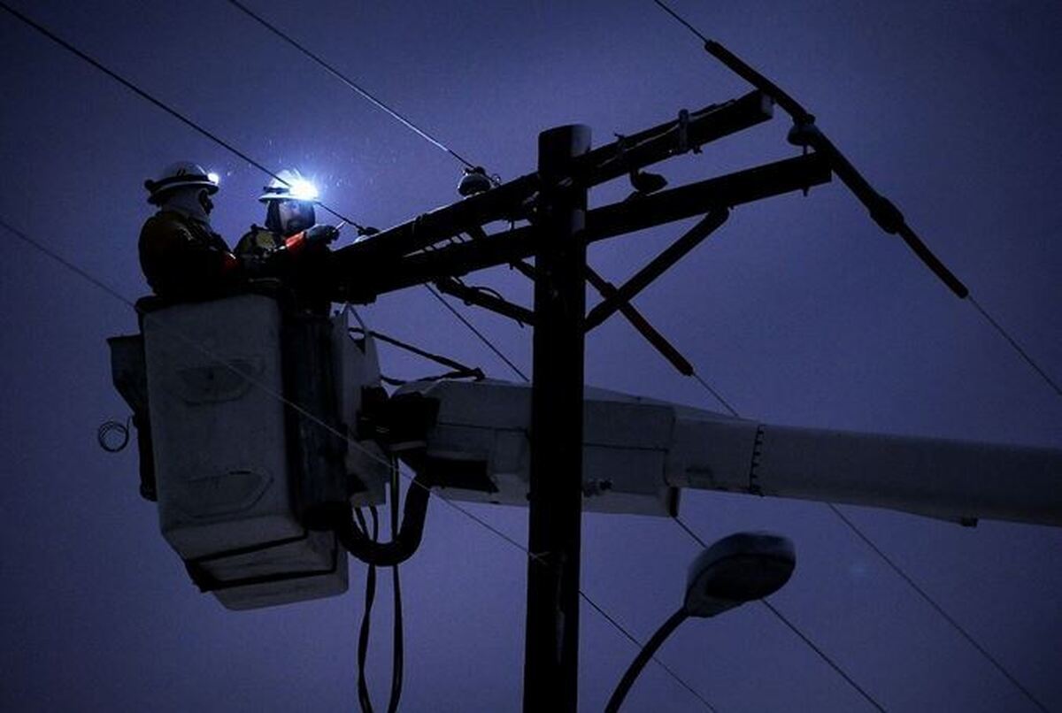 ميان خورشيد و خاموشي