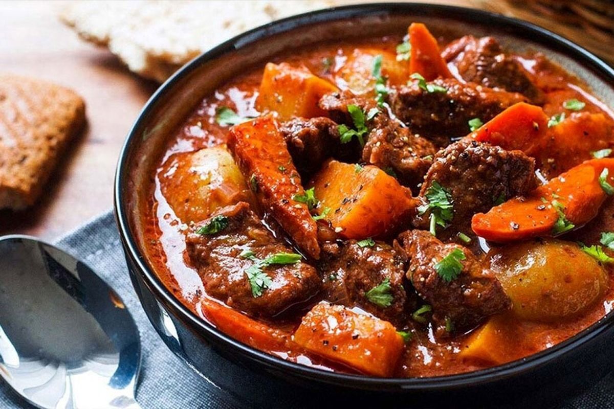 طرز تهیه خوراک گوشت ترکی خوش‌مزه