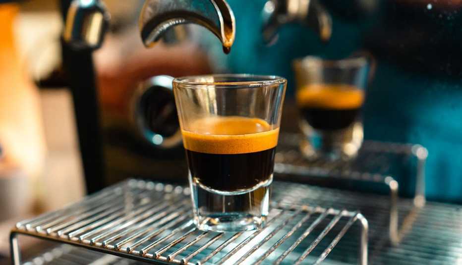 ارتباط میان نوشیدن قهوه و سطح کلسترول خون