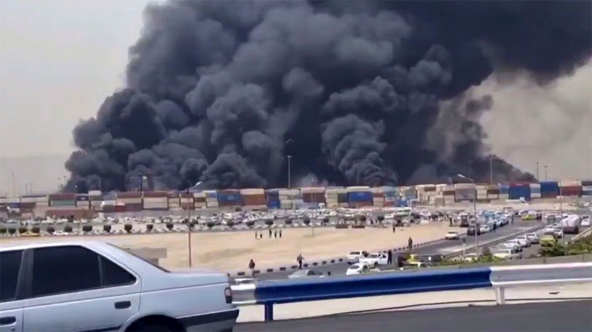 انفجار بندر شهید رجایی و ابهاماتی، چون آتش زیر خاکستر انفجار بندر شهید رجایی و ابهاماتی، چون آتش زیر خاکستر