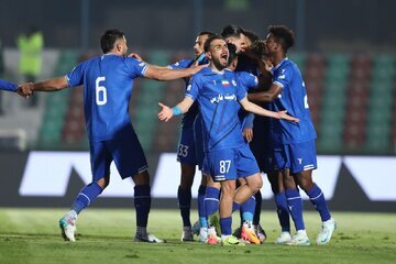 بازیکن استقلال