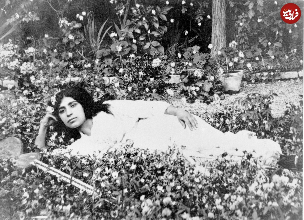 دختر نوازنده