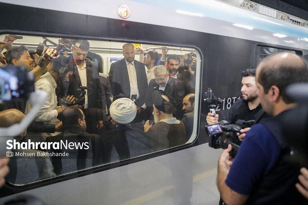 عکس/ علم‌الهدی در مترو مشهد