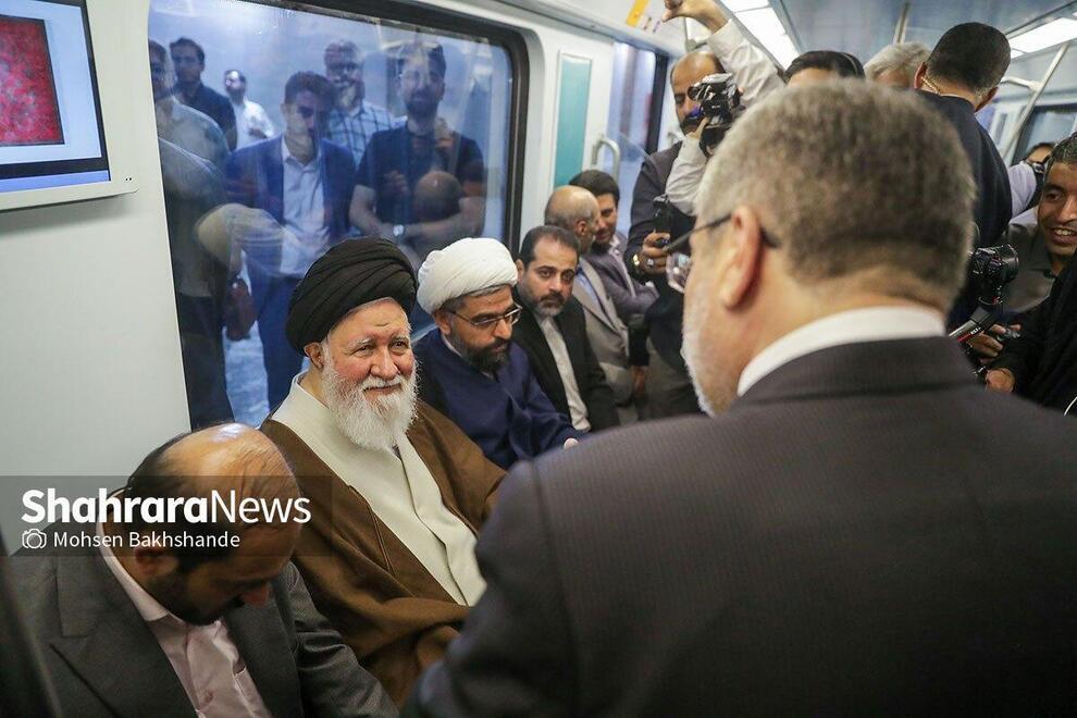 عکس/ علم‌الهدی در مترو مشهد