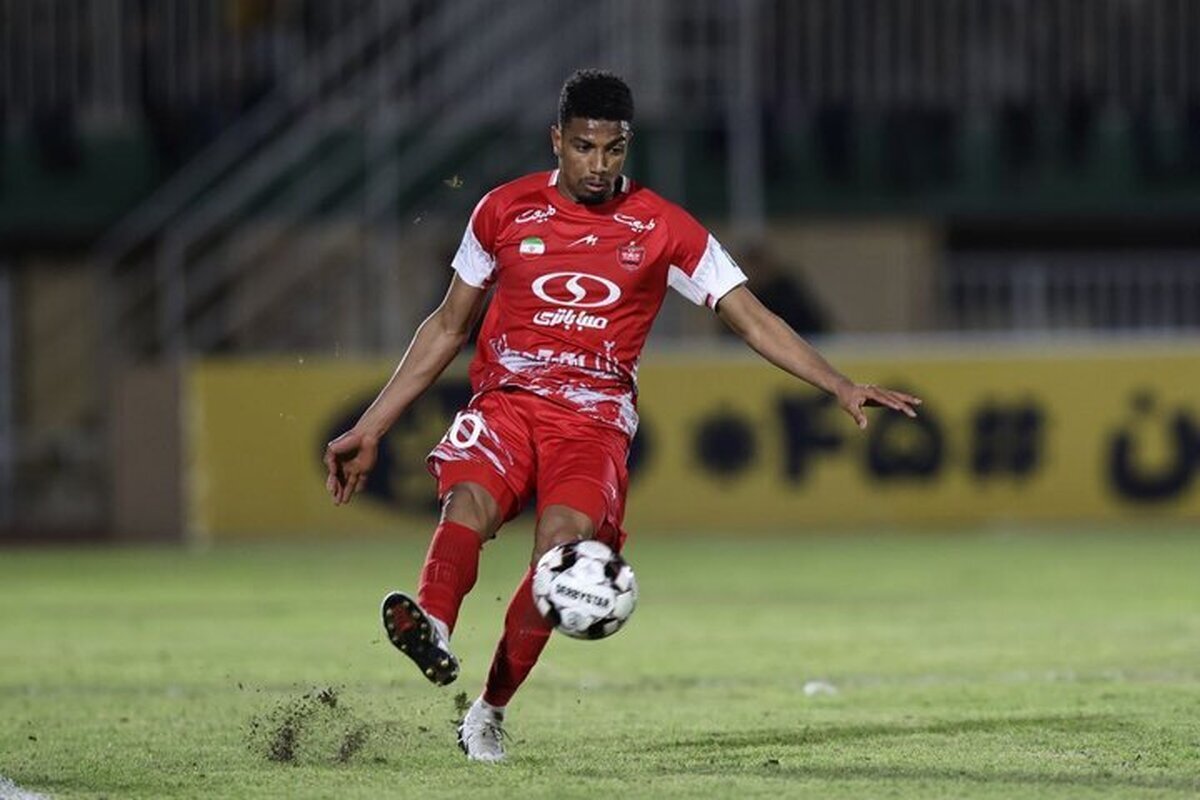 دو بازیکن خارجی پرسپولیس قربانی گزینه‌های سرمربی!