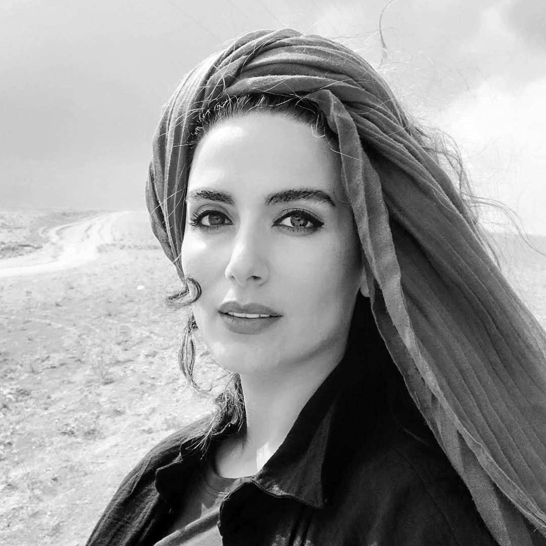 رها خدایاری