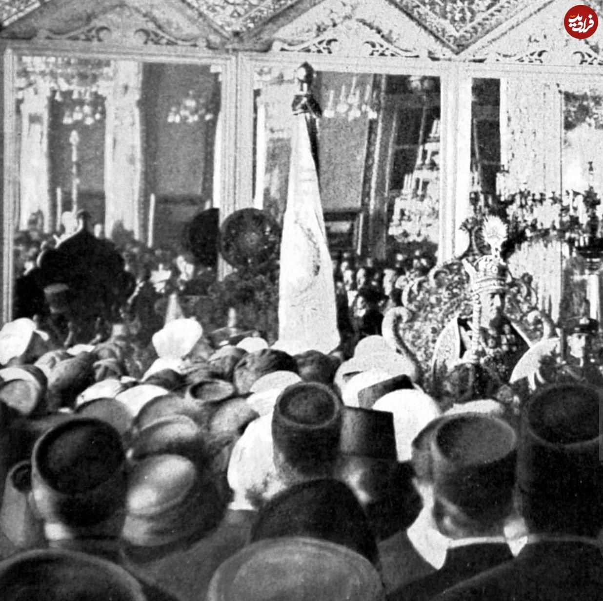 تاجگذاری رضاخان