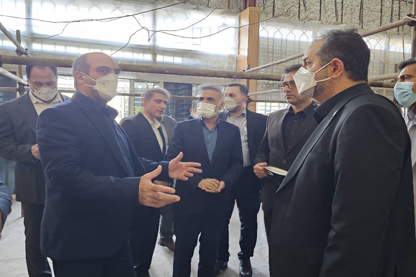 بازدید عضو هیات مدیره بانک ملی ایران از روند بازسازی شعبه گمرک بندرعباس