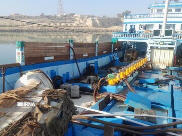 توقیف یک فروند شناور سوخت قاچاق