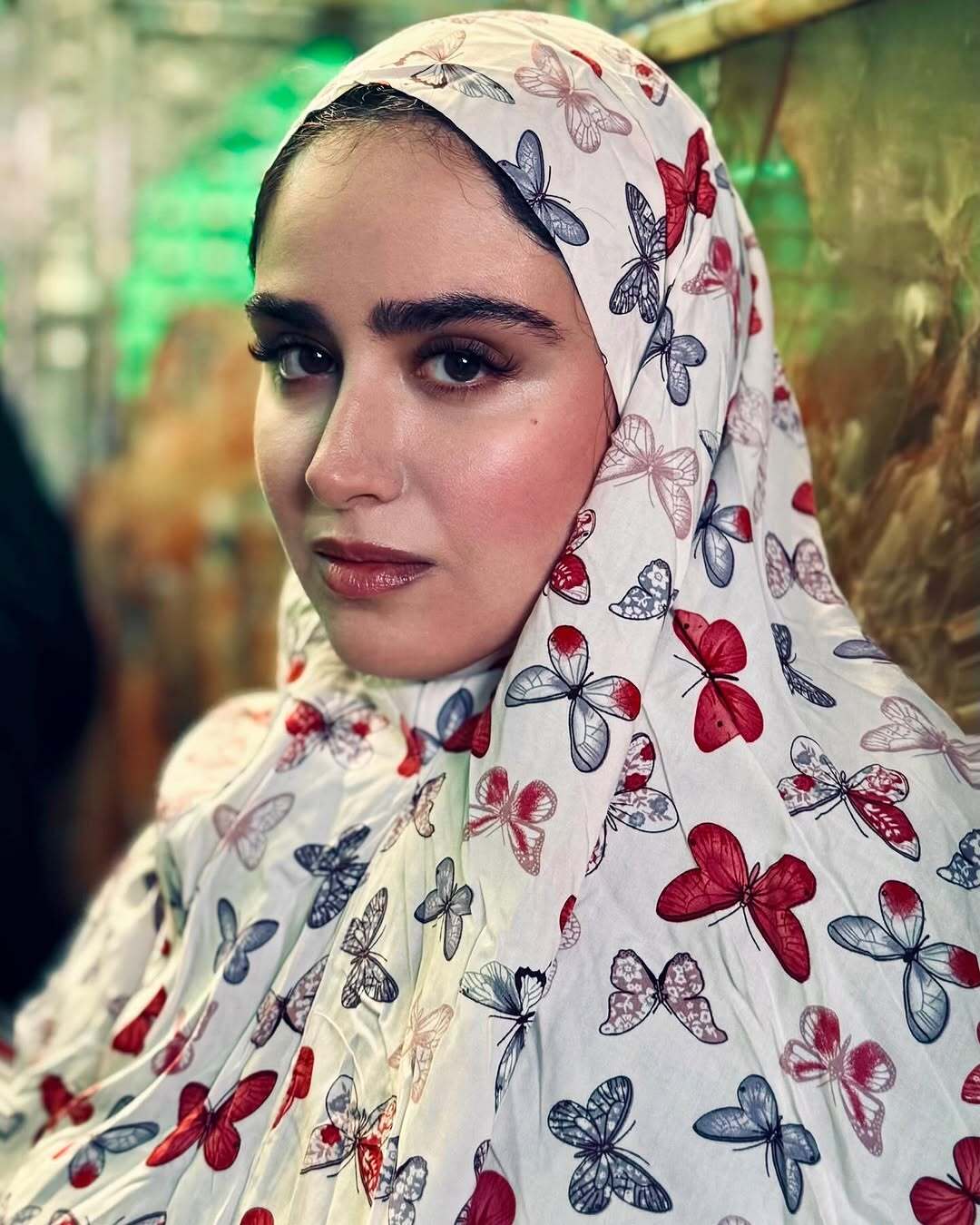 بازیگر سریال هیولا در یک امامزاده