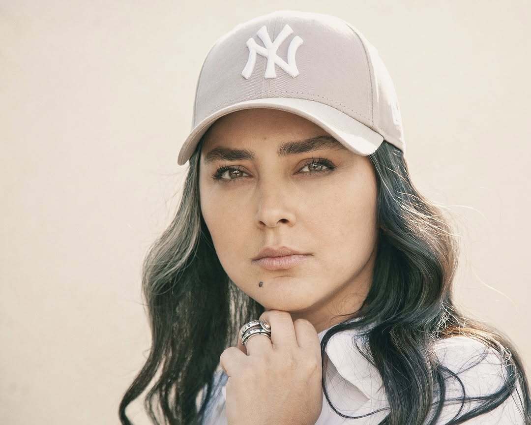 هدی زین‌العابدین با تیپ اسپرت