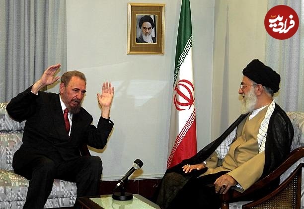 فیدل کاسترو با رهبری