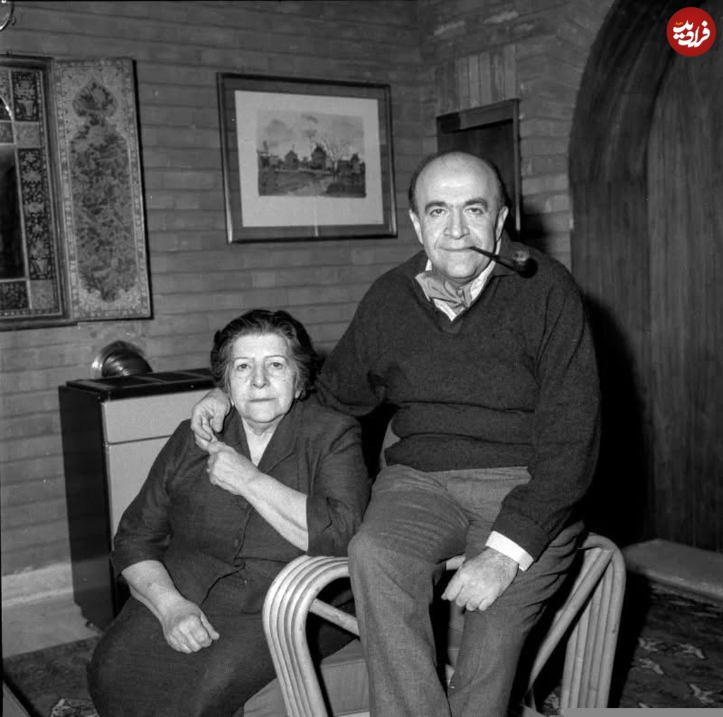 ژست جالب امیرعباس هویدا