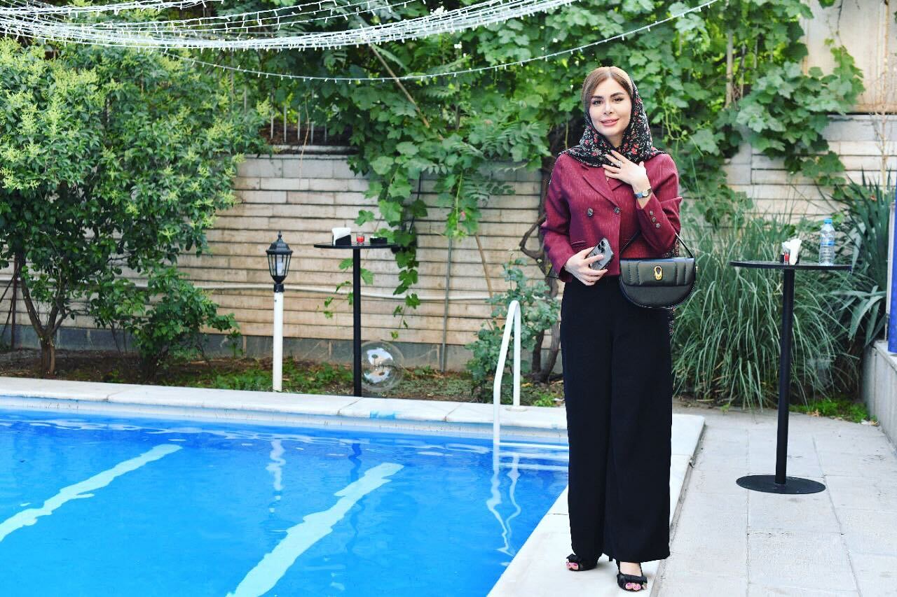 پوشش متفاوت خانم مجری