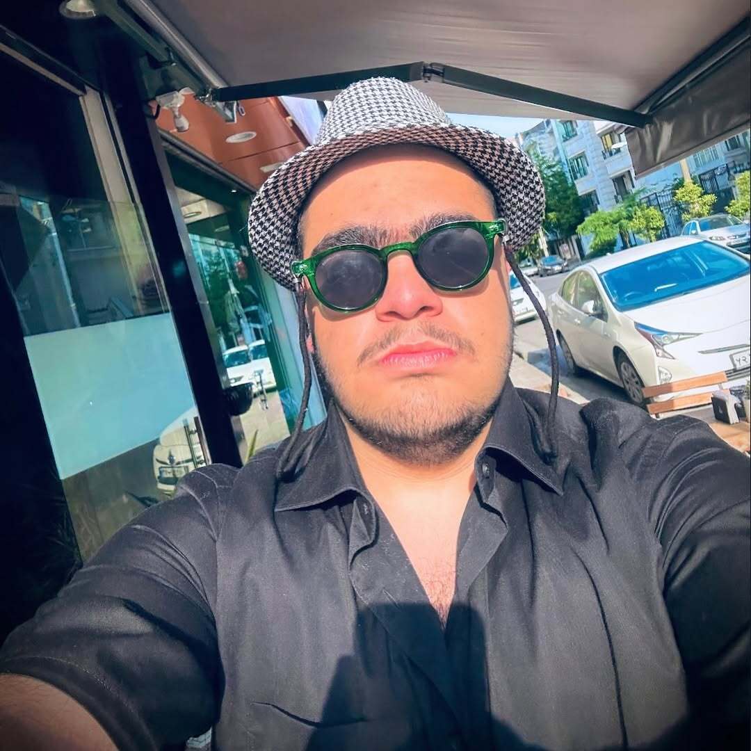 ظاهر گنگ بهروز پایتخت