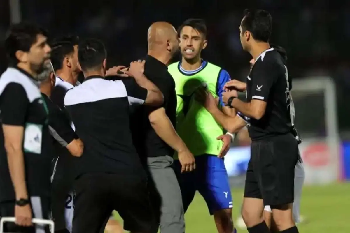 قهرمانی جنجالی استقلال و دخالت وزیر ورزش