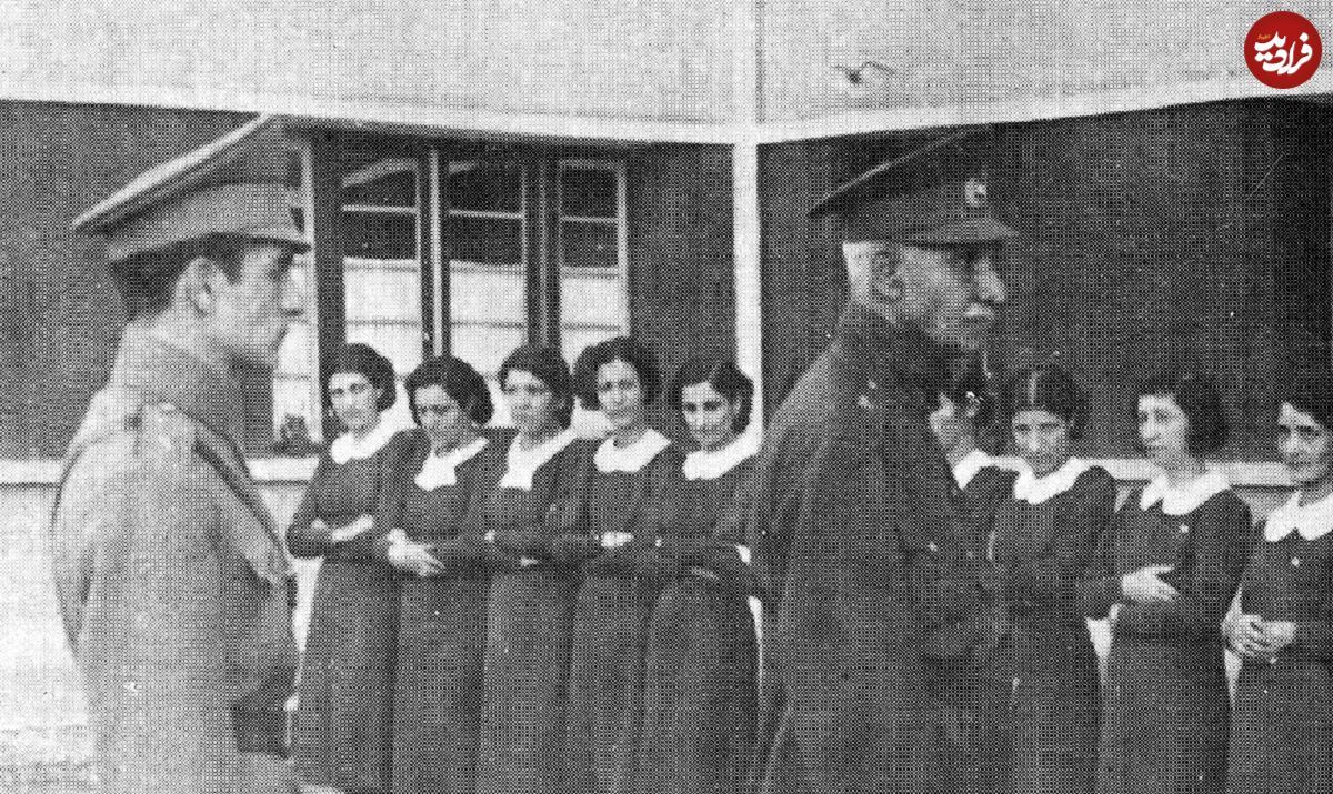 رضاخان و همراهان