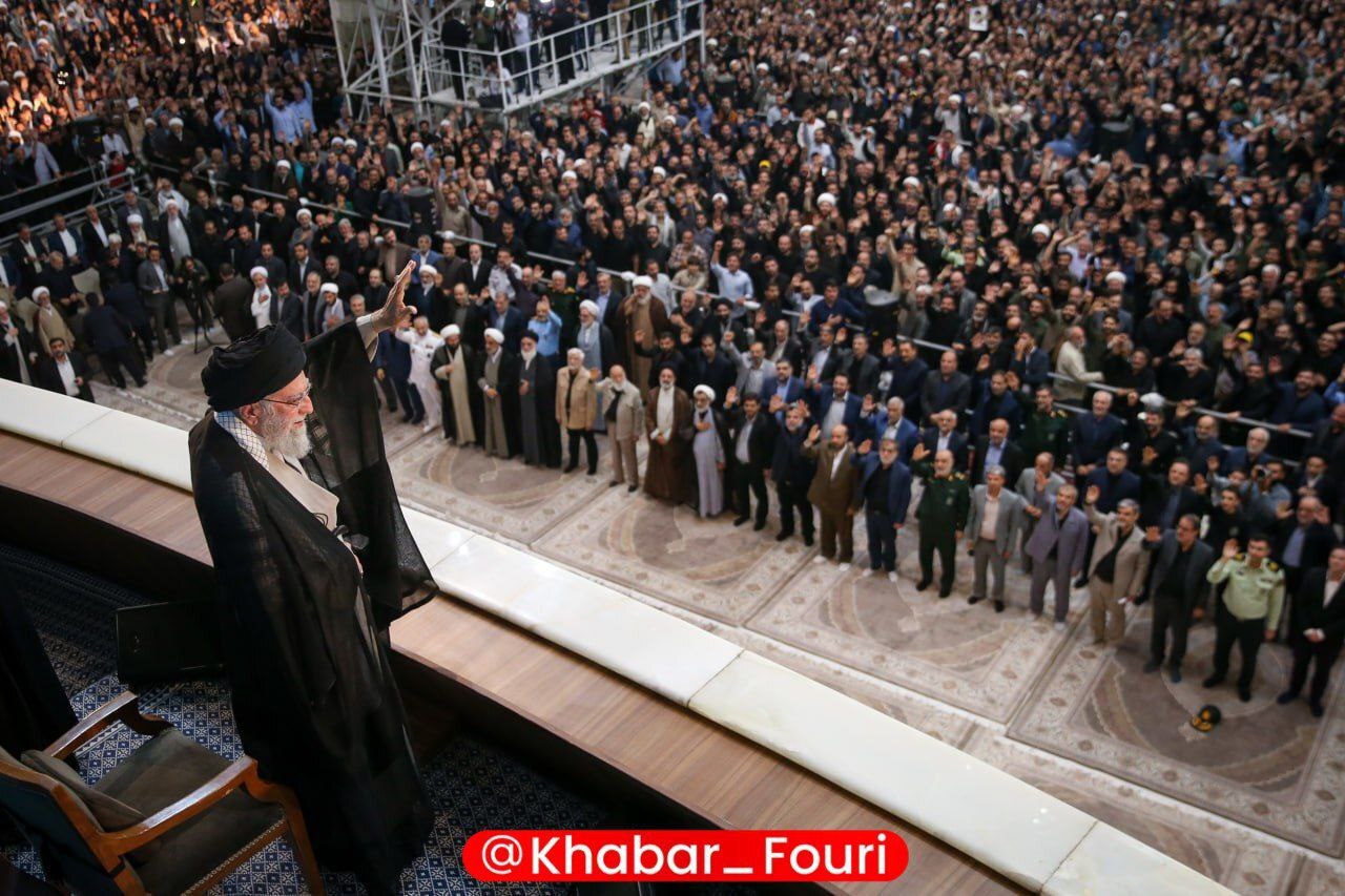 رهبر انقلاب