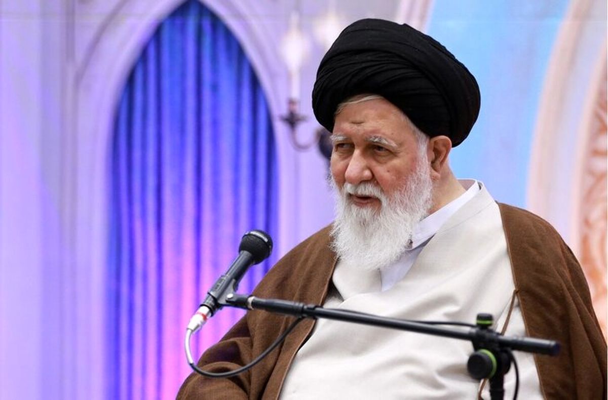 علم الهدی: امام خمینی از درون قبر همچنان حاکم ایران است علم الهدی: امام خمینی همچنان از قبر بر ایران حکومت دارد