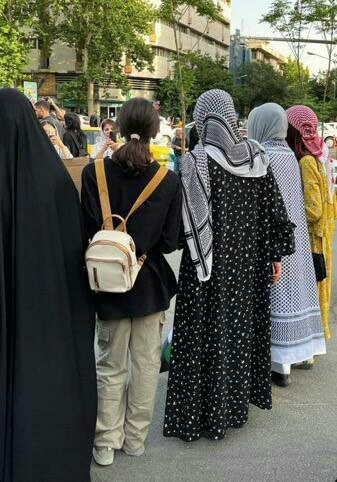 تجمع دانشجویان در دانشگاه تهران