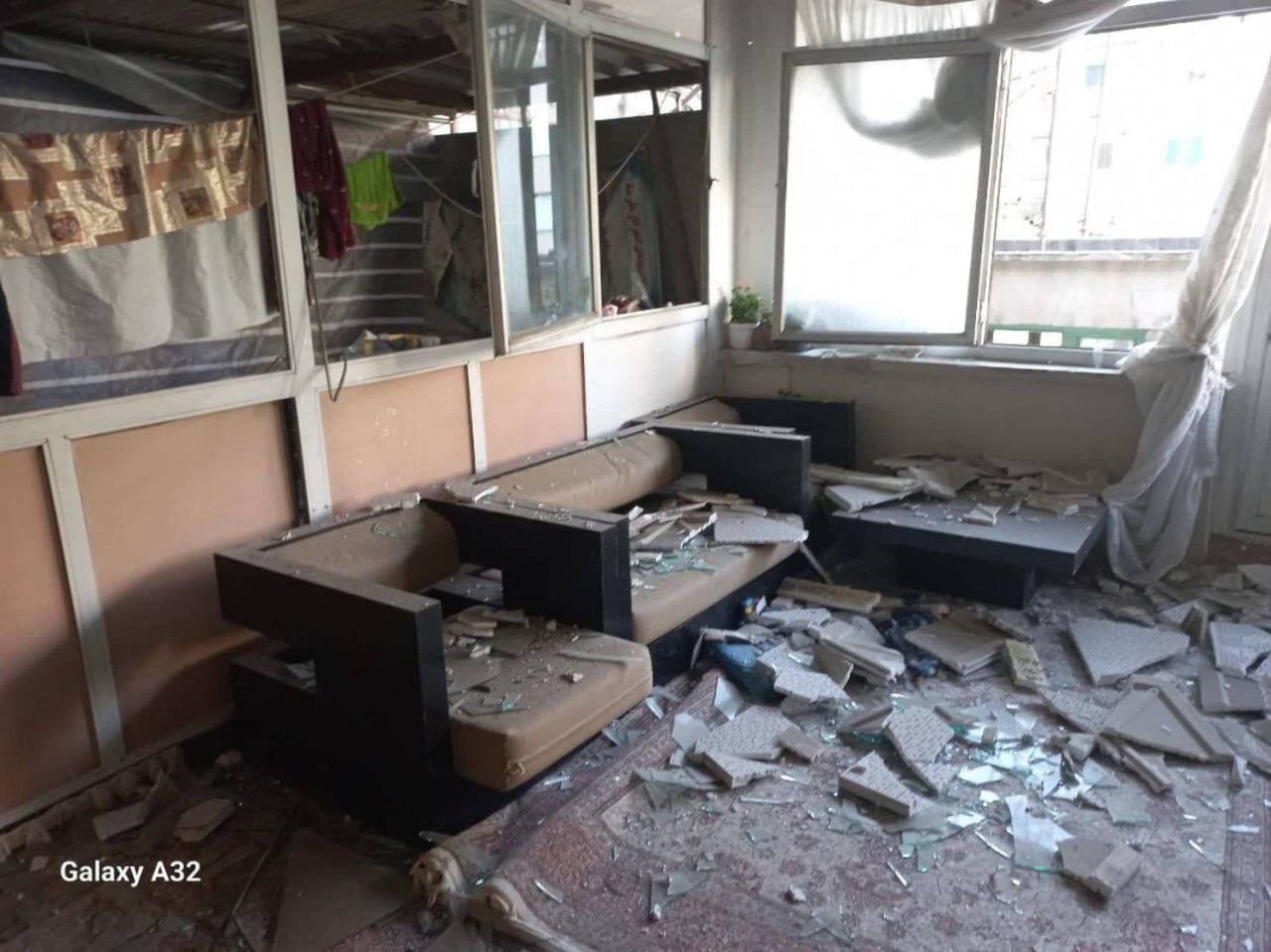 دبیرستان دخترانه در تهران