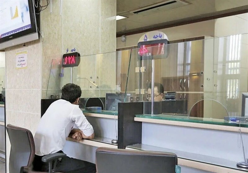 آیا فردا بانک‌ها در بازار فعالیت می‌کنند؟