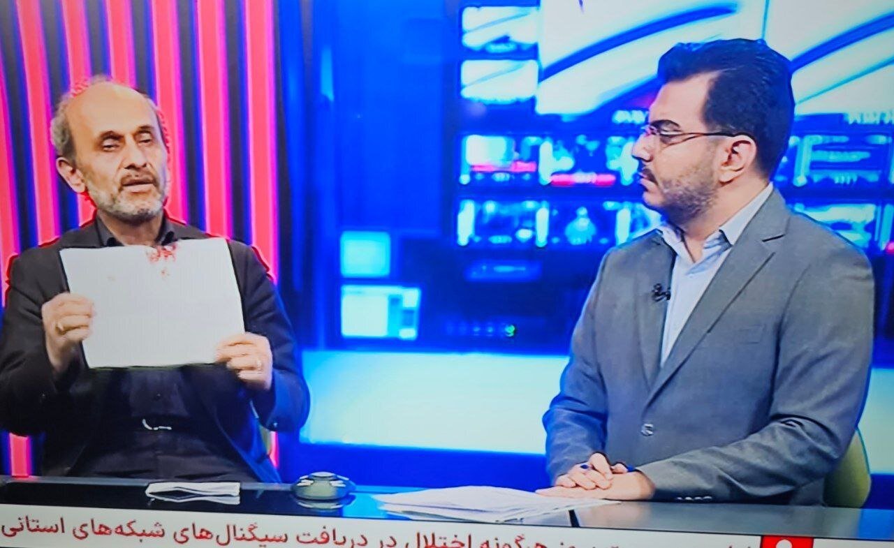 کاغذ خونین خبرنگاران صداوسیما در دست‌های پیمان جبلی